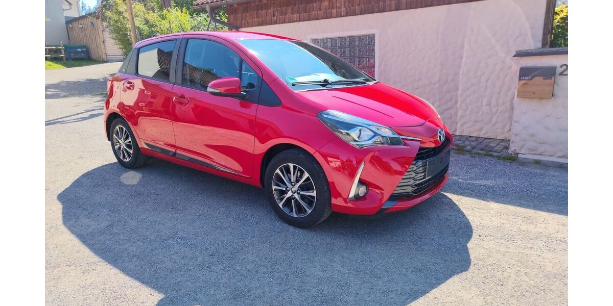Toyota Yaris 126.800 km 9.500 &euro; Schwandorf 92421
