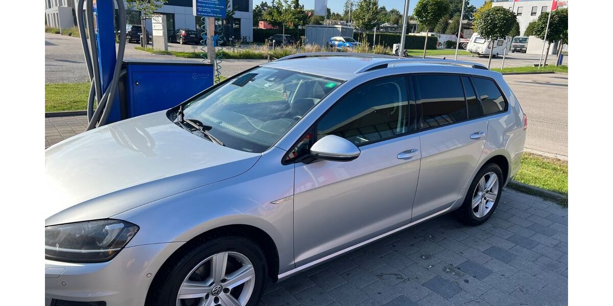 VW Golf 184.000 km 9.000 &euro; Rosenheim 83026