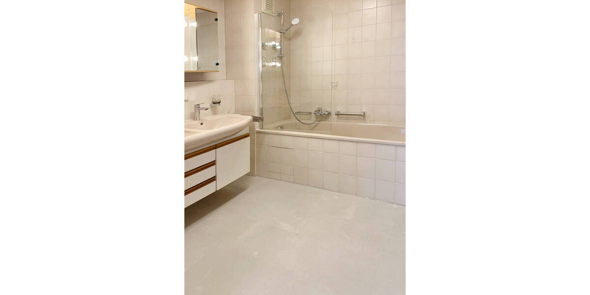 Etagenwohnung Renningen - 3 Zimmer, 74 m&sup2;, 1.100&euro; | Angebot:26190932