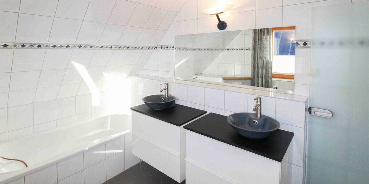 Doppelhaushälfte Strande - 4 Zimmer, 106 m&sup2;, 690.000&euro; | Angebot:26451866