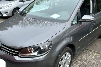 VW Touran 145.098 km 7.950 &euro; Löningen 49624