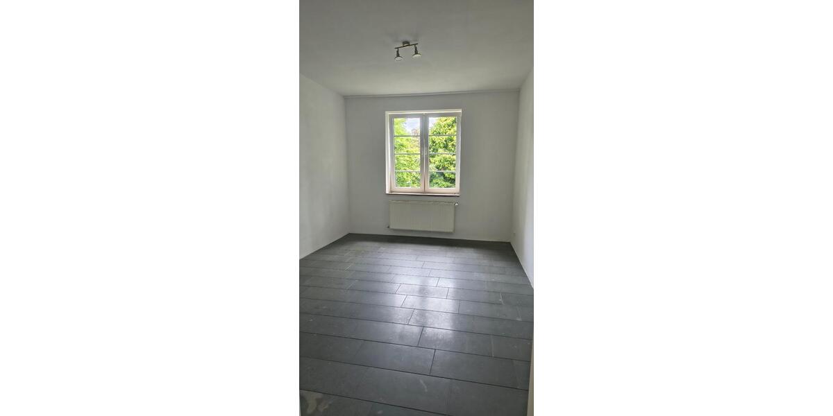 Etagenwohnung Hildesheim Himmelsthür - 6.5 Zimmer, 224 m&sup2;, 269.000&euro; | Angebot:26987181