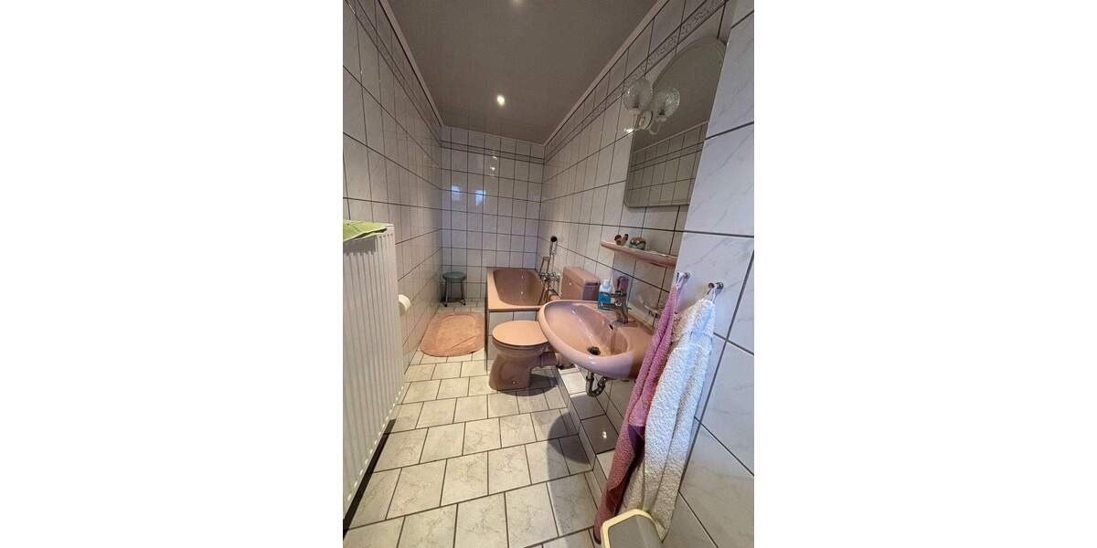 Bauernhaus, Landhaus Olpe Rhonard - 1 Zimmer, 390 m&sup2;, 1.280.000&euro; | Angebot:25666276