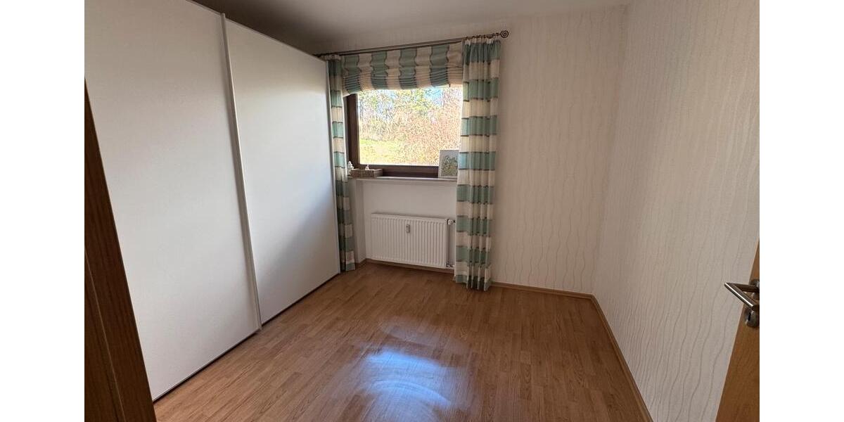 Etagenwohnung Bad Camberg - 4.5 Zimmer, 148 m&sup2;, 1.390&euro; | Angebot:25301692