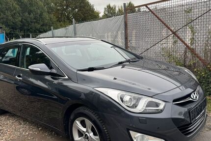 Hyundai i40 211.000 km 5.900 € Braunschweig 38120