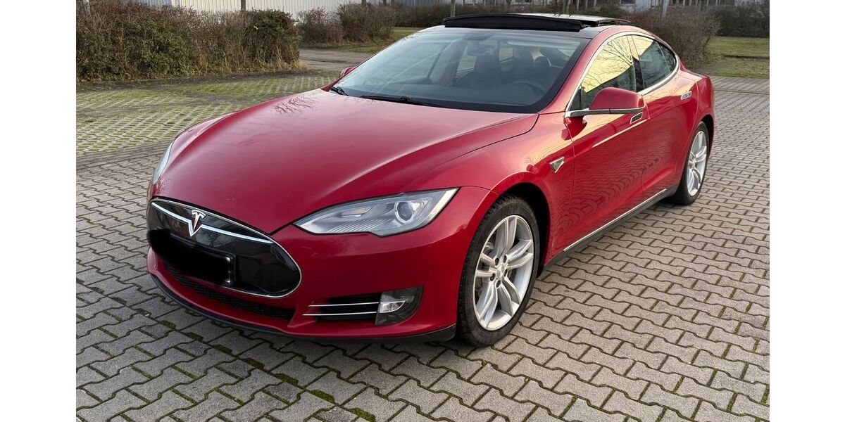 Tesla Model S 238.000 km 15.900 &euro; Schkeuditz 04435