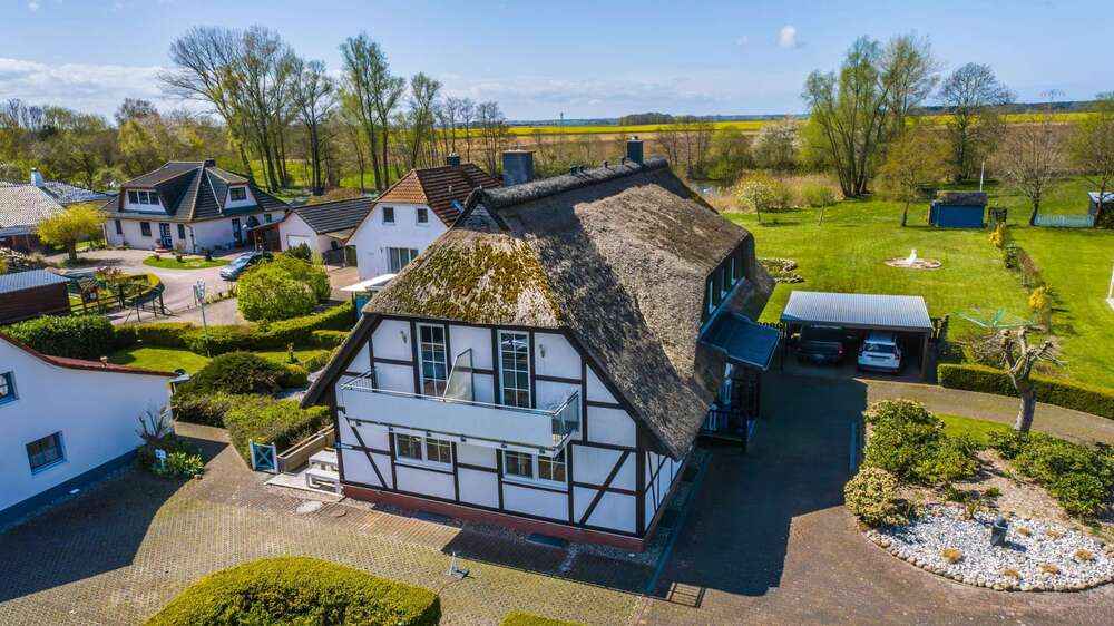 Einfamilienhaus Gingst - 18 Zimmer, 693 m&sup2;, 1.200.000&euro; | Angebot:25642899