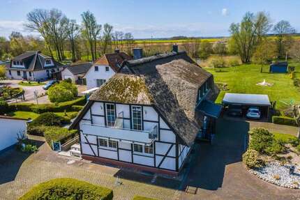 Haus Gingst - 18 Zimmer, 693 m&sup2;, 1.200.000&euro; | Angebot:25642899