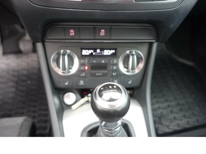 Q3 2.0 TDI quattro Bi-Xenon Navi PDC S-Line 8x Alu
