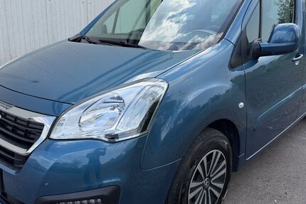 Peugeot Partner 178.000 km 6.250 &euro; Sindelfingen/Stuttgart 71069