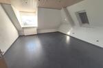 Große Maisonette mit Klimaanlagen (aktuell in 2 Wohnungen unterteilt) mit 2 Balkonen, 2 Einbauküchen und 2 Stellplätzen 5 zimmer