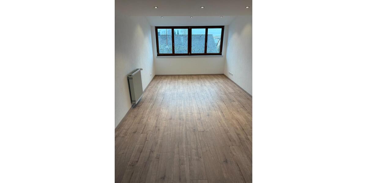 Dachgeschoßwohnung Giengen an der Brenz - 3 Zimmer, 90 m&sup2;, 950&euro; | Angebot:26222363