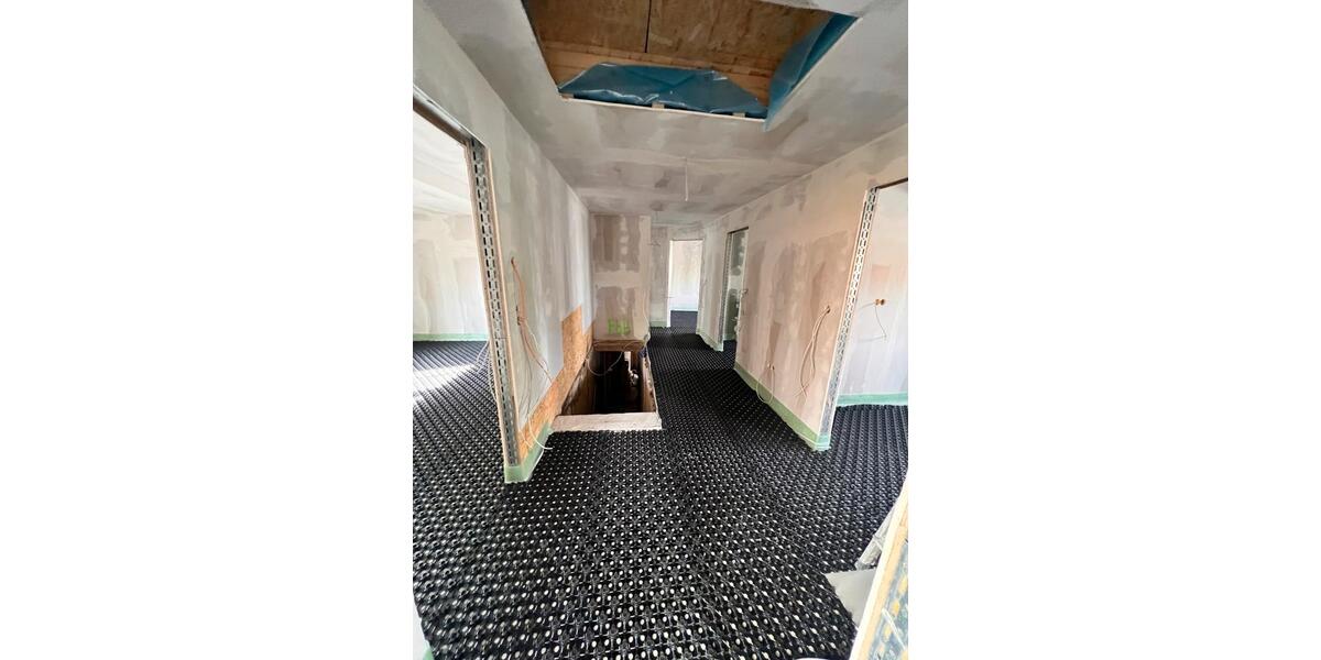 Dachgeschoßwohnung Lehrte - 4 Zimmer, 120 m&sup2;, 1.350&euro; | Angebot:26415929