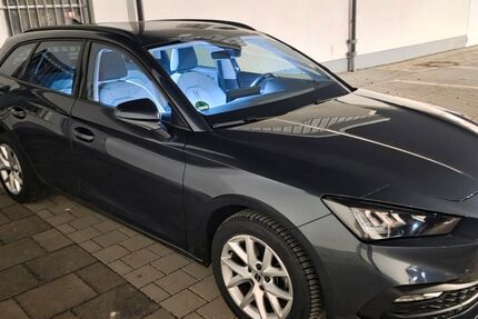 Seat Leon 49.500 km 15.900 &euro; München 80686