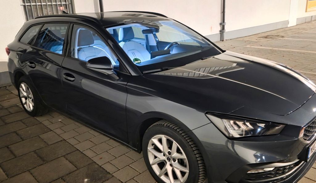 Seat Leon 49.500 km 15.900 &euro; München 80686