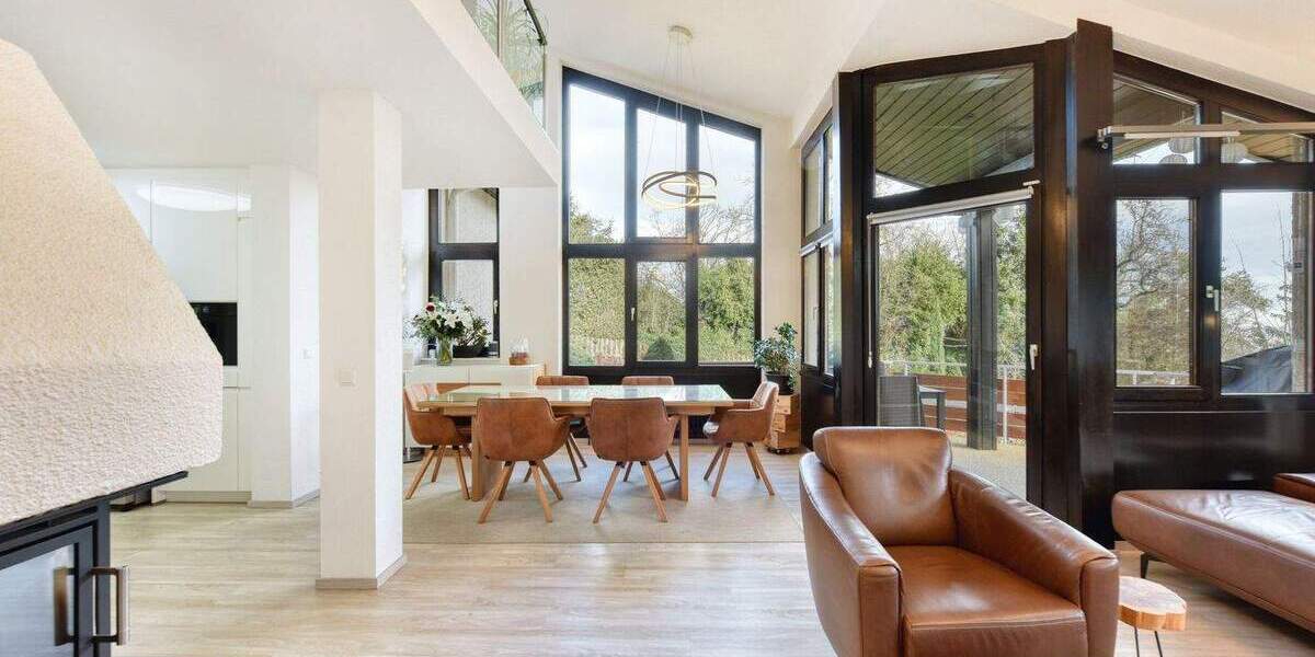 +++ 1-Fam.-RMH (WEG) - Garten, Terrasse, Balkon, Holzkamin - Galerie - inkl. EBK, Einzel-Garage & Kfz-Stellplatz +++ 4 zimmer