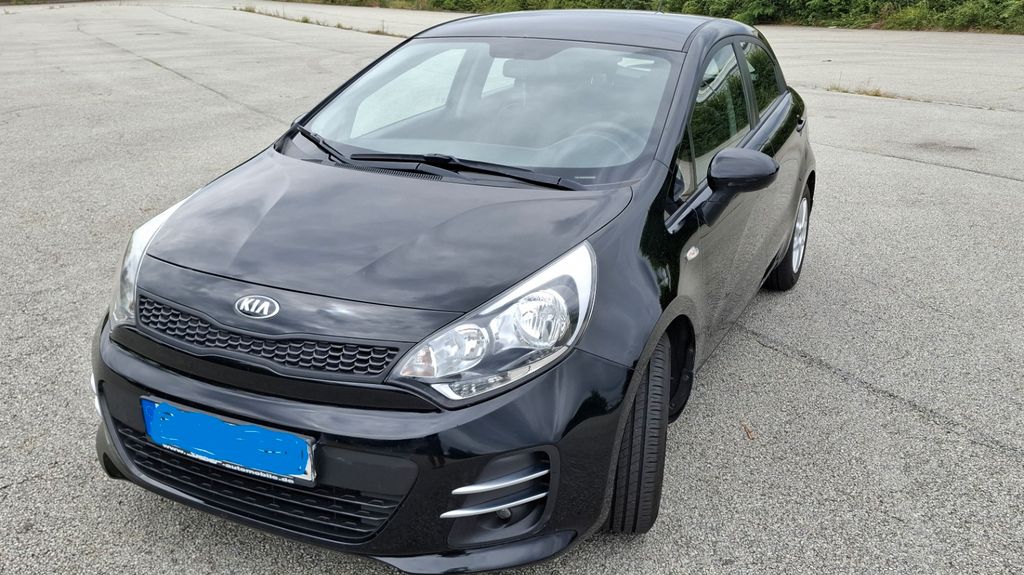 Kia Rio 117.373 km 5.800 &euro; Hunderdorf 94336