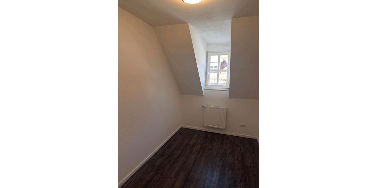 Etagenwohnung Bad Homburg vor der Höhe Gonzenheim - 3 Zimmer, 92 m&sup2;, 1.600&euro; | Angebot:26049653