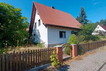 Einfamilienhaus mit Nebengebäude und Garage 5 zimmer