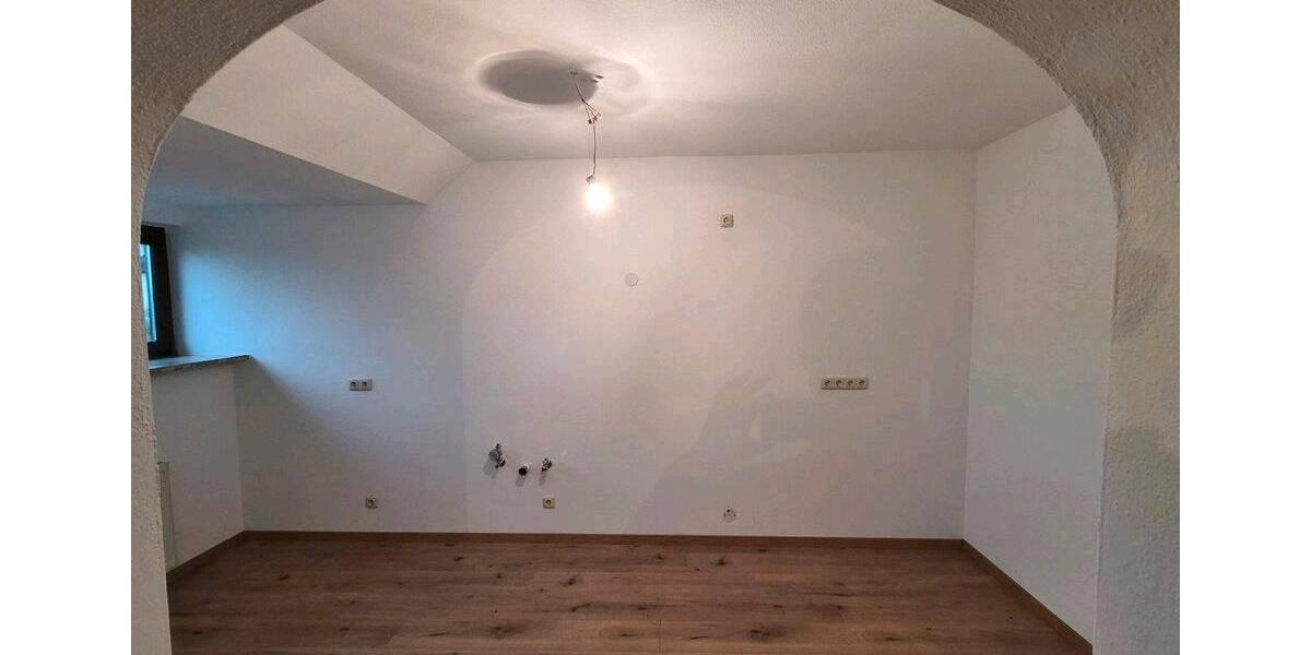 Dachgeschoßwohnung Oberviechtach - 5 Zimmer, 125 m&sup2;, 1.000&euro; | Angebot:26125886