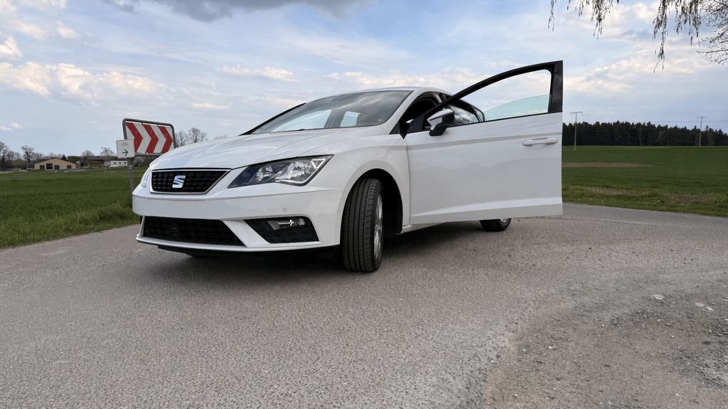 Seat Leon 72.427 km 14.300 &euro; Speinshart 92676