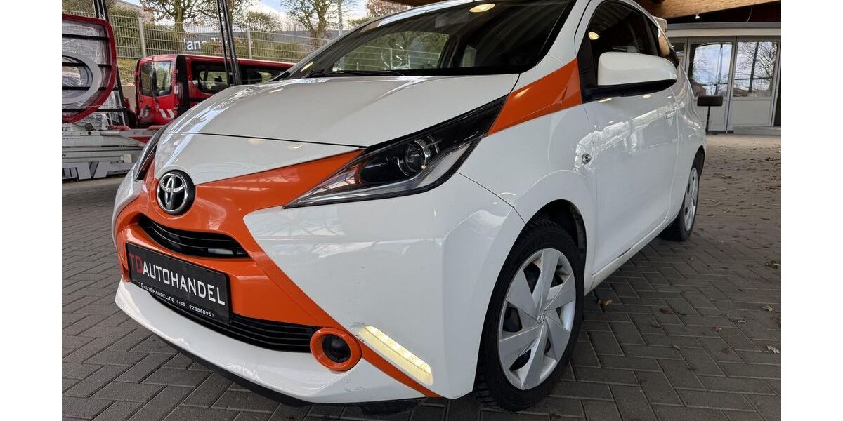 Toyota Aygo (X) 134.100 km 8.900 &euro; Buxtehude 21614