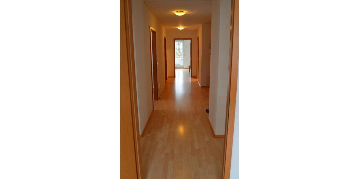 Etagenwohnung Kempten (Allgäu) - 5 Zimmer, 130 m&sup2;, 1.980&euro; | Angebot:25497522
