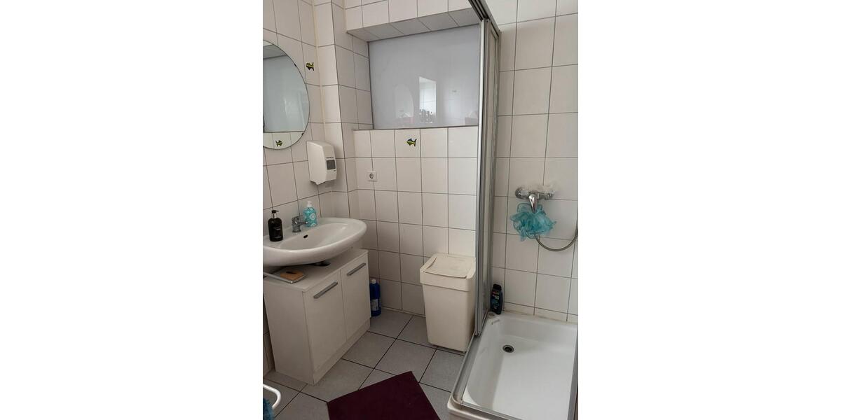 Gewerbe Halle direkt auf A28 HattenBüroWCDusche zimmer