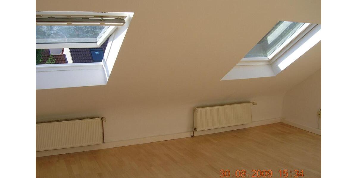 Dachgeschoßwohnung Saarbrücken West - 2 Zimmer, 40 m&sup2;, 310&euro; | Angebot:25614161