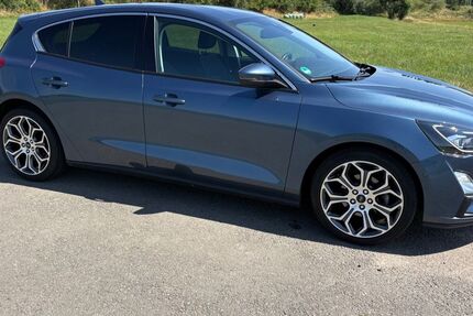 Ford Focus 83.000 km 13.900 &euro; Fambach 98597