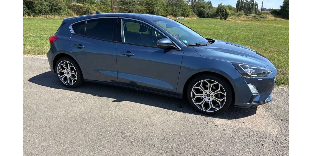 Ford Focus 83.000 km 13.900 &euro; Fambach 98597