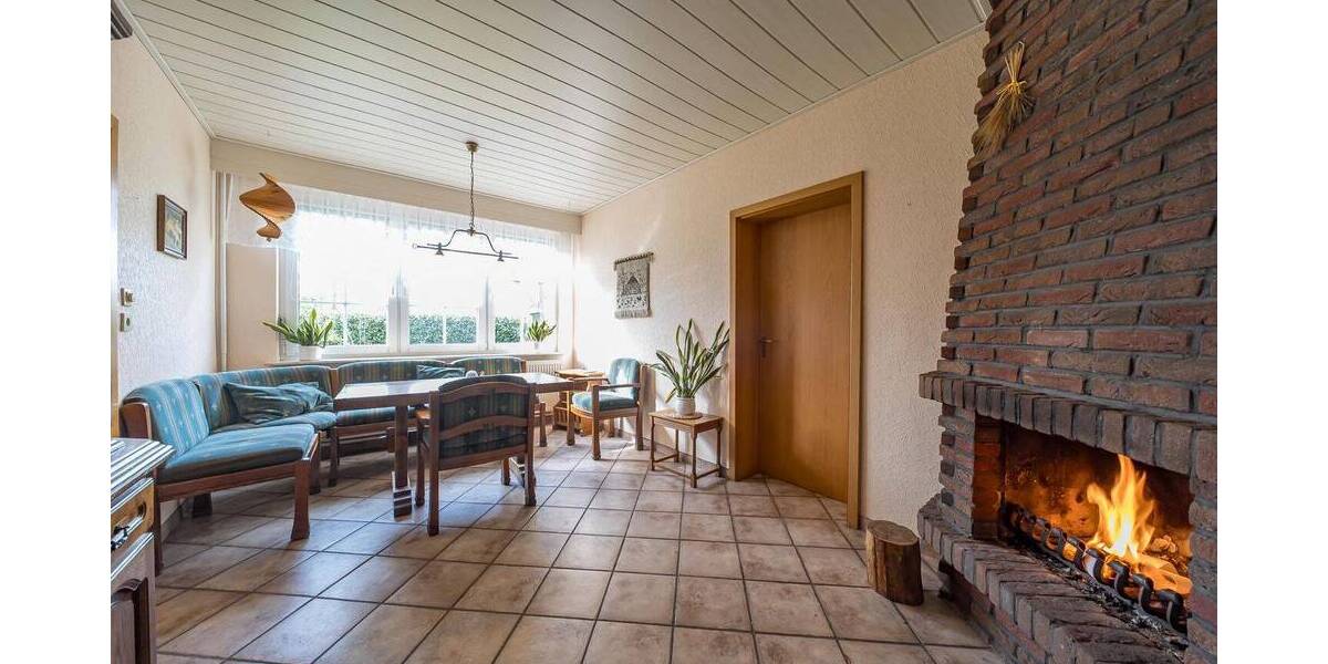 Mehrfamilienhaus, Wohnhaus Bockhorn-Moorwinkelsdamm Moorwinkelsdamm - 8 Zimmer, 175 m&sup2;, 395.000&euro; | Angebot:26217734
