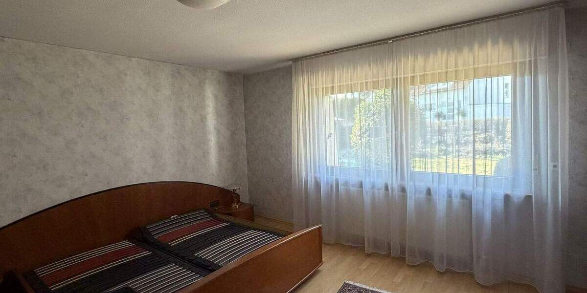 Einfamilienhaus Gärtringen - 3 Zimmer, 131 m&sup2;, 1.950&euro; | Angebot:25800926