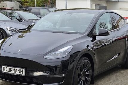 Tesla Model Y 59.888 km 35.890 € Berlin 12247