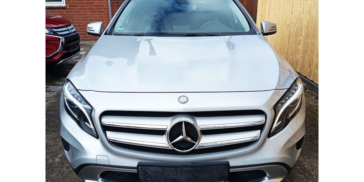 Mercedes-Benz GLA 200 137.000 km 13.990 &euro; Schretstaken 21493