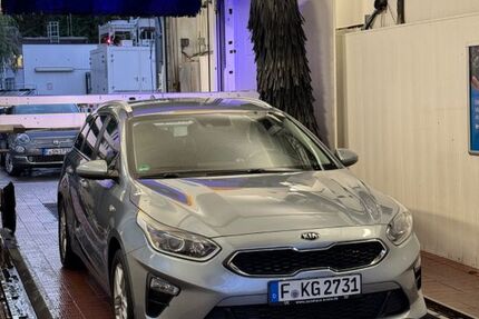 Kia ceed / Ceed 180.000 km 12.000 &euro; Frankfurt am Main 60528