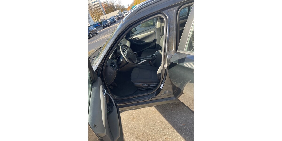 BMW X1 150.000 km 8.100 € München 80313