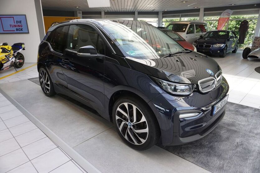 i3