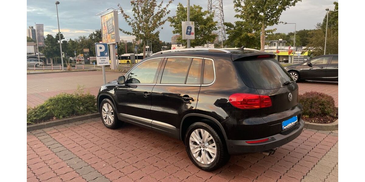 VW Tiguan 111.000 km 12.800 &euro; Stuttgart 70565