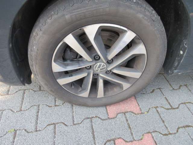 VW Touran United United 2.0 TDI DSG NAVI AHK PANO ALU 89.000 km 22.488 € Bergkamen 59192