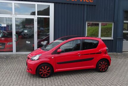 Toyota Aygo (X) 32.442 km 7.990 € Wutha-Farnroda 99848