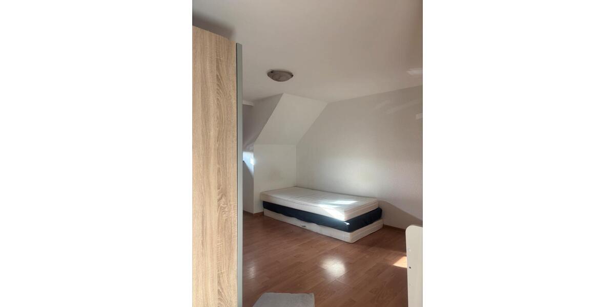 Etagenwohnung Essenbach - 5 Zimmer, 130 m&sup2;, 22&euro; | Angebot:25340172