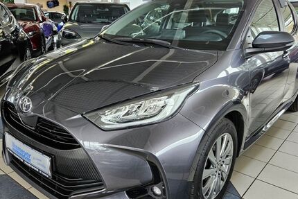 Toyota Yaris 44.415 km 16.890 € Paderborn 33104