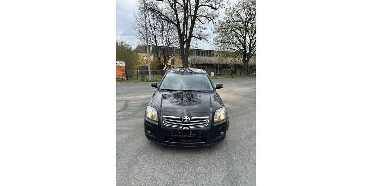 Toyota Avensis 233.343 km 2.350 &euro; teltow 14513