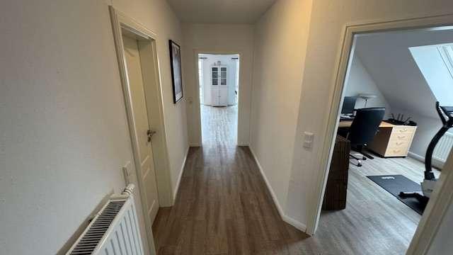 Dachgeschoßwohnung Handewitt - 3 Zimmer, 92 m&sup2;, 800&euro; | Angebot:25080227