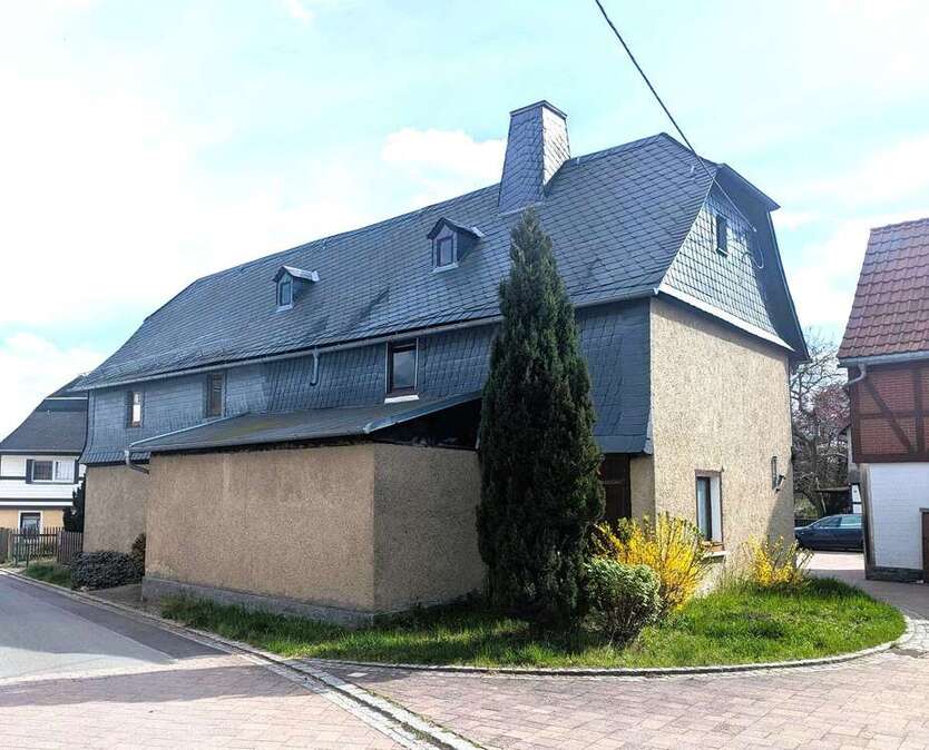 Haus zum Kaufen in Langenwetzendorf 64.900 € 154 m²