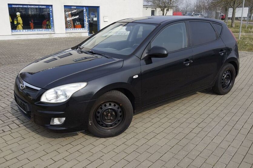 i30