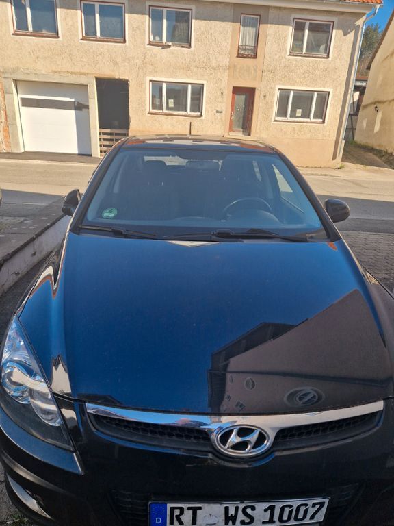 i30