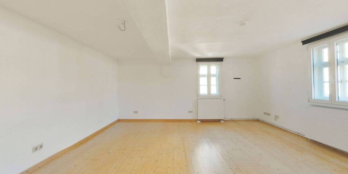 Mehrfamilienhaus, Wohnhaus Haunetal Wehrda - 8 Zimmer, 180 m&sup2;, 1.100&euro; | Angebot:26433531
