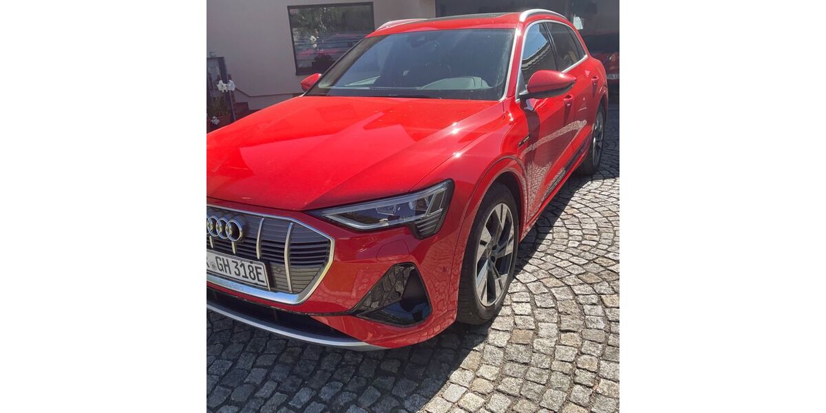 Audi e-tron 36.958 km 32.500 &euro; Bad Köstritz 07586